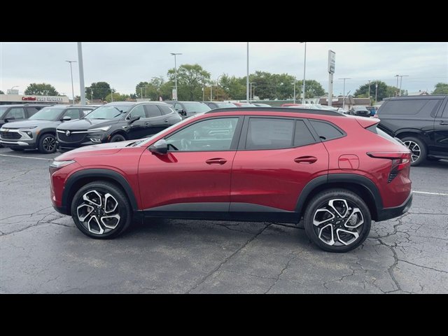 Certified 2024 Chevrolet Trax RS w/ Driver Confidence Package FWD image 5