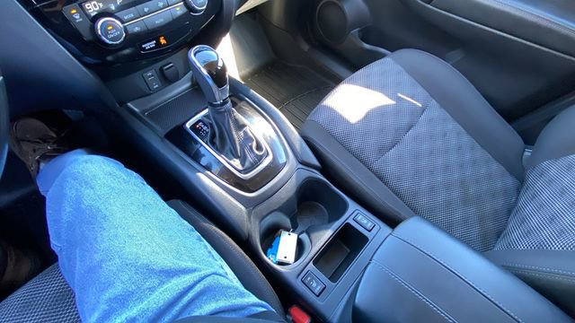 Used 2017 Nissan Rogue Sport SV w/ SV Premium Package image 32