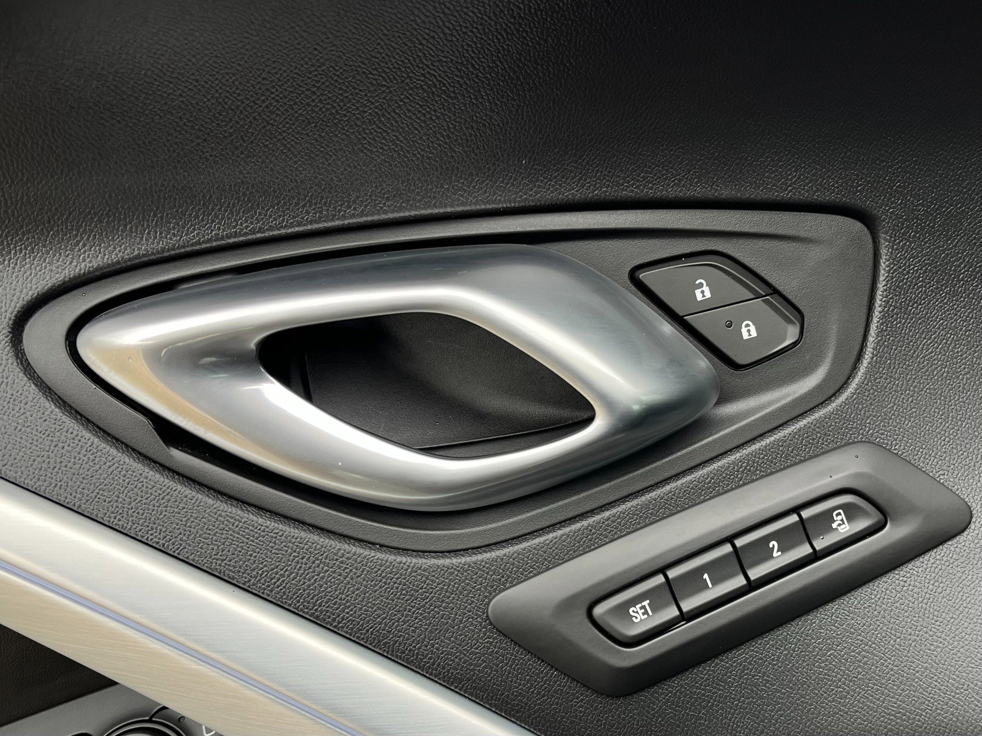 Used 2018 Chevrolet Camaro SS image 55