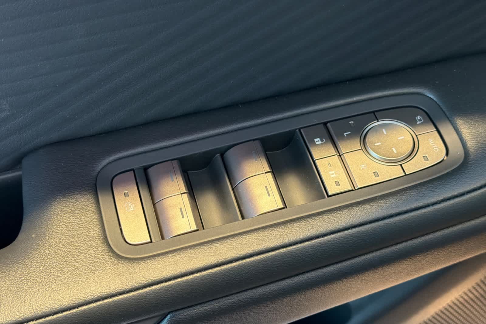 New 2026 Lexus ES 500e AWD/4WD image 11
