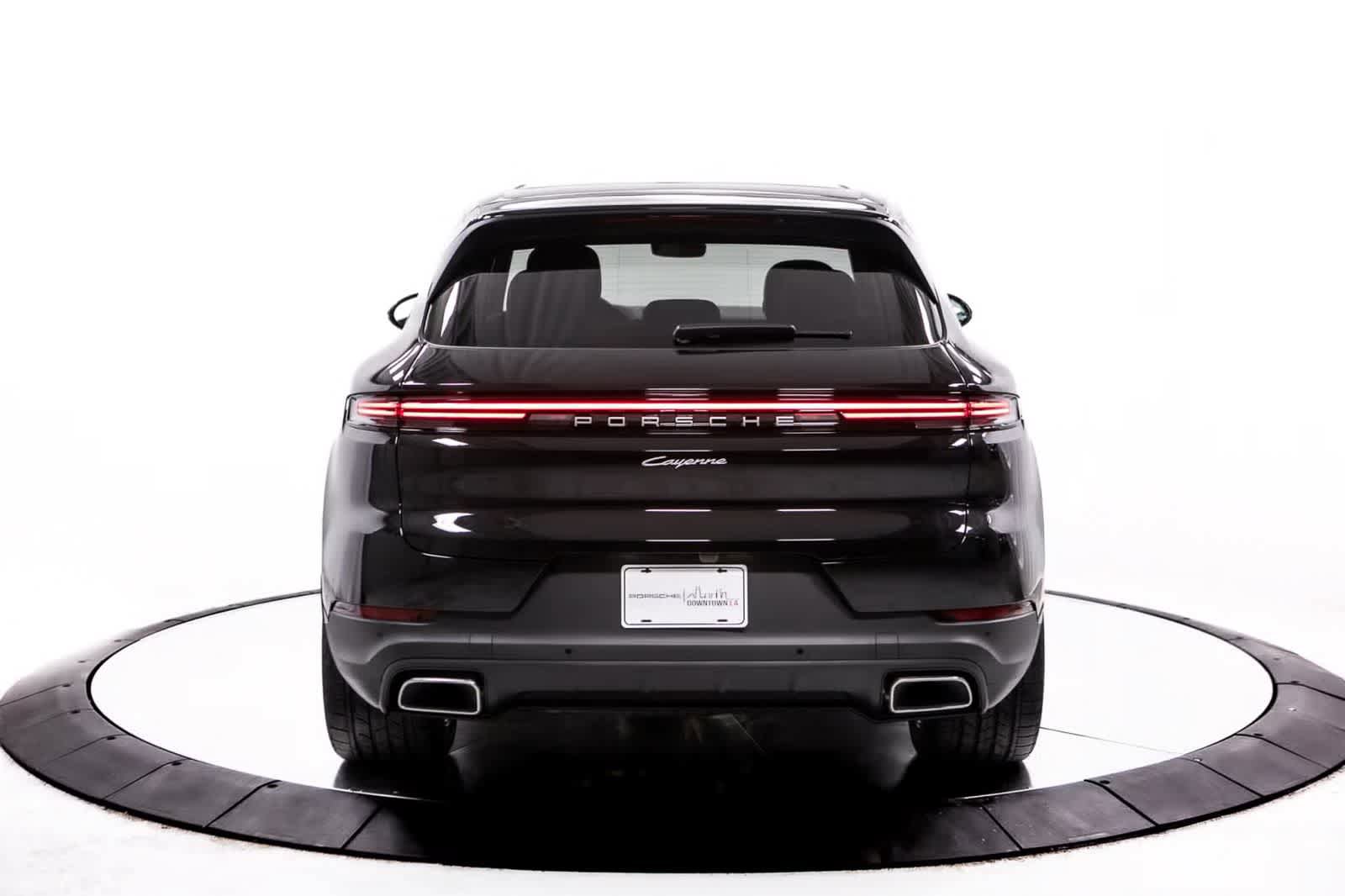 Certified 2025 Porsche Cayenne E-Hybrid AWD/4WD image 6