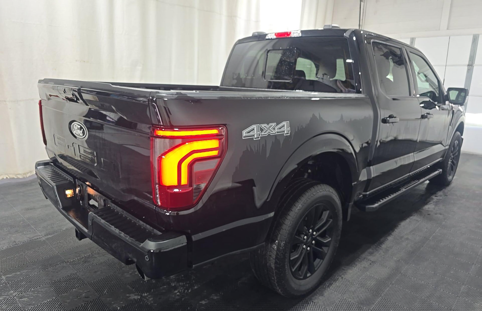 Used 2025 Ford F150 Lariat AWD/4WD image 4