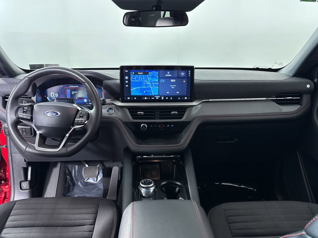 Used 2025 Ford Explorer ST-Line w/ ST-Line Street Pack AWD/4WD image 3