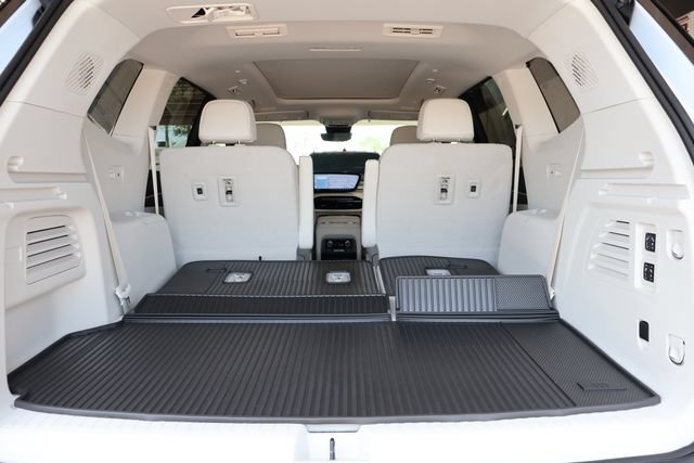 New 2026 Buick Enclave Avenir w/ Super Cruise Package AWD/4WD image 21