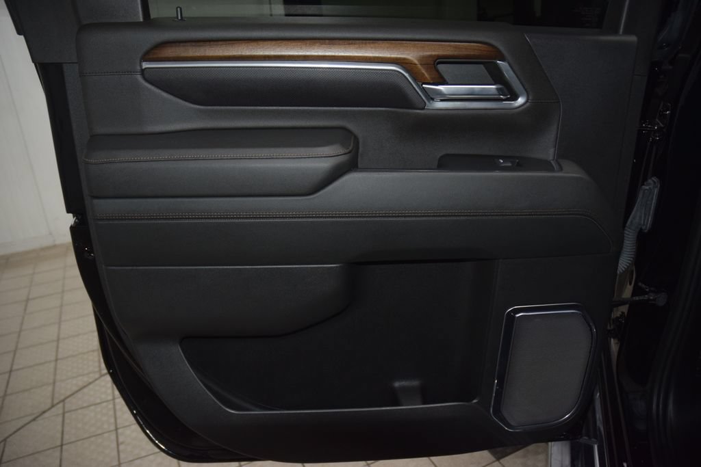 Used 2024 Chevrolet Silverado 3500 High Country w/ High Country Premium Package AWD/4WD image 52