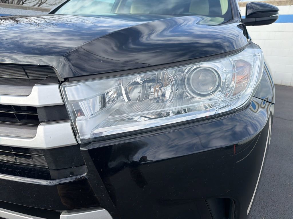 Used 2017 Toyota Highlander XLE image 9