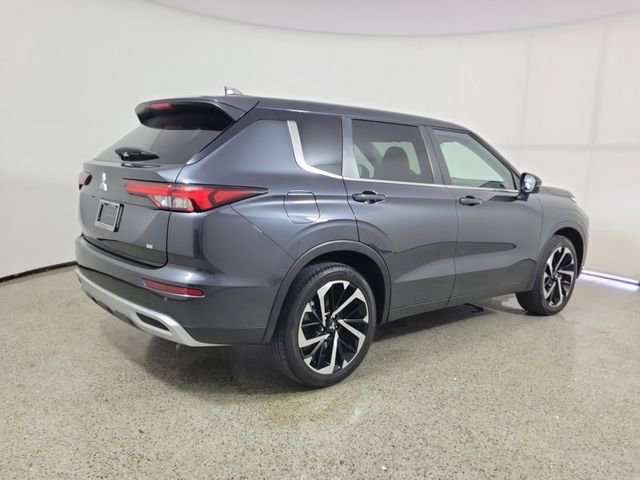 Used 2024 Mitsubishi Outlander SE image 5