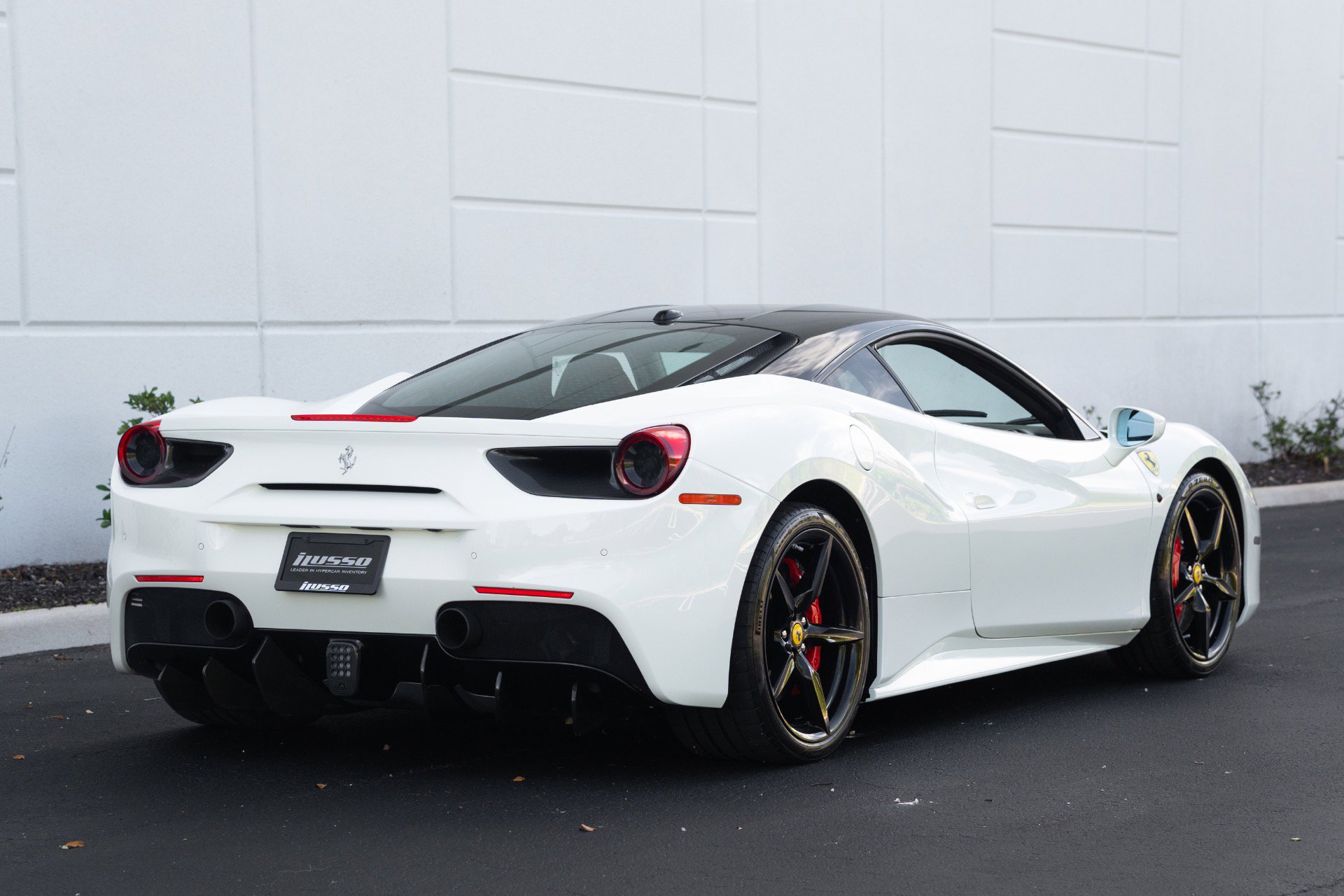 Used 2017 Ferrari 488 GTB RWD image 4