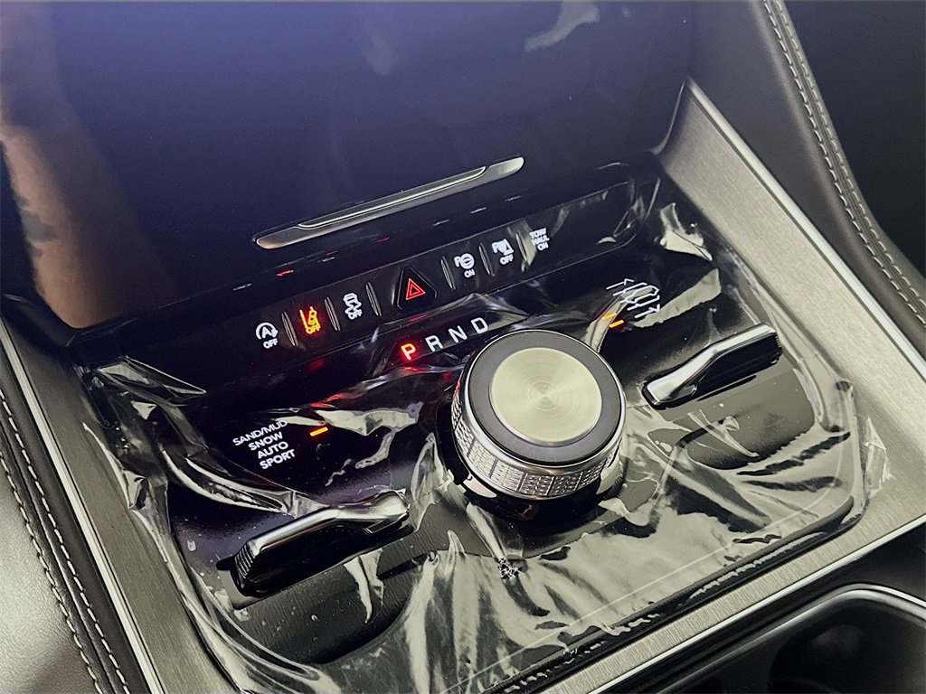 New 2025 Jeep Wagoneer Series II w/ Convenience Group I image 12