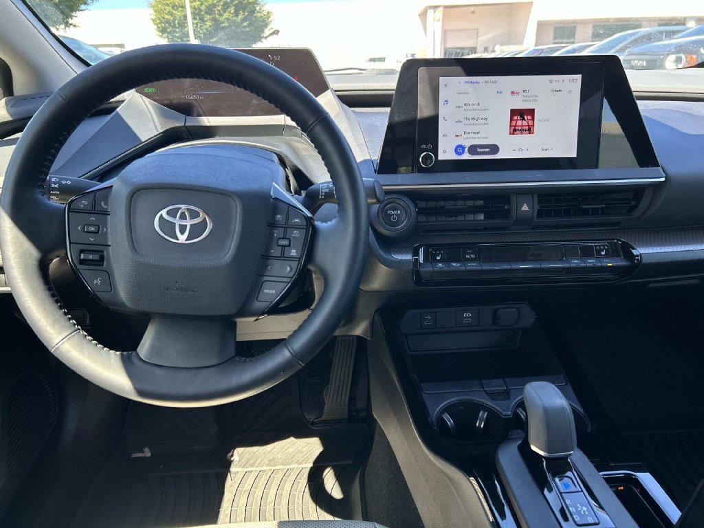 Used 2025 Toyota Prius XLE FWD image 17