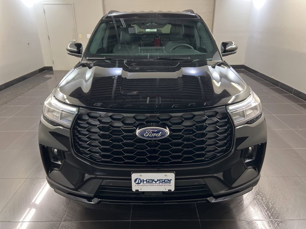 New 2026 Ford Explorer ST-Line image 2