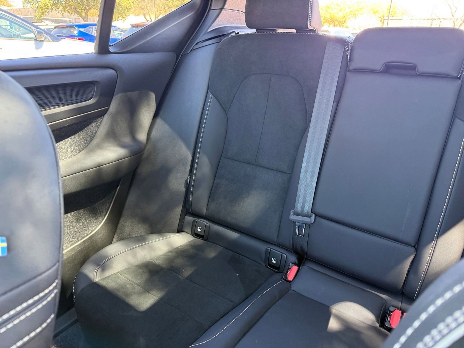 Used 2023 Volvo XC40 Recharge Plus image 46