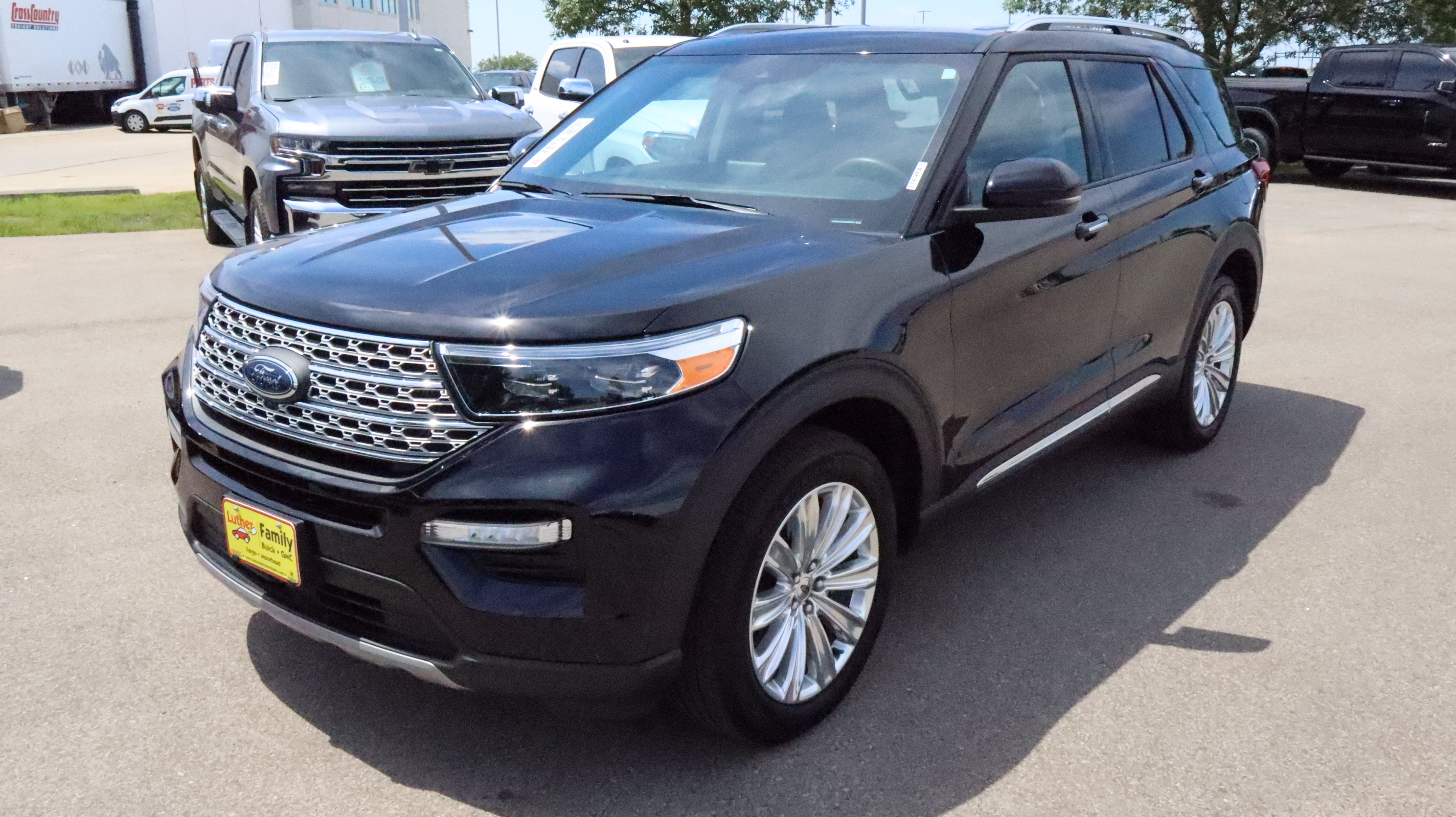 Used 2024 Ford Explorer Limited w/ Limited Technology Package AWD/4WD image 3