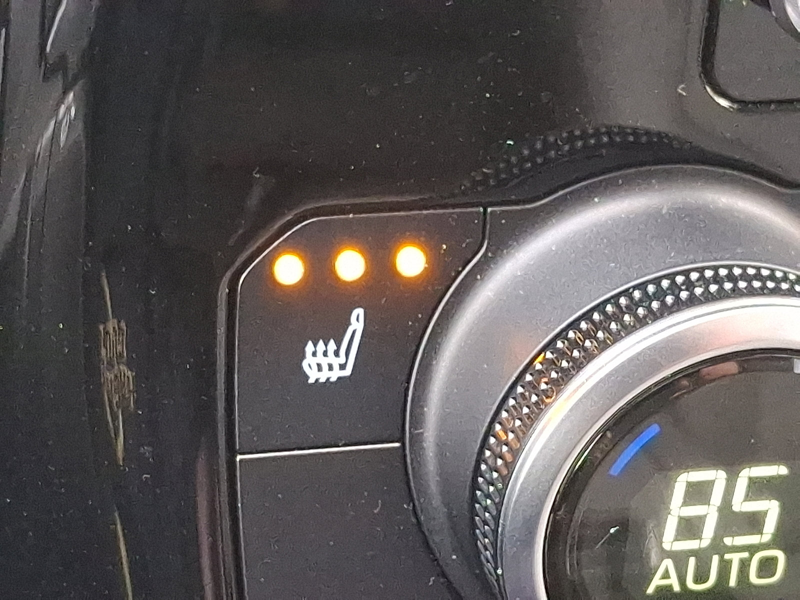 Used 2022 Toyota Highlander XLE image 25