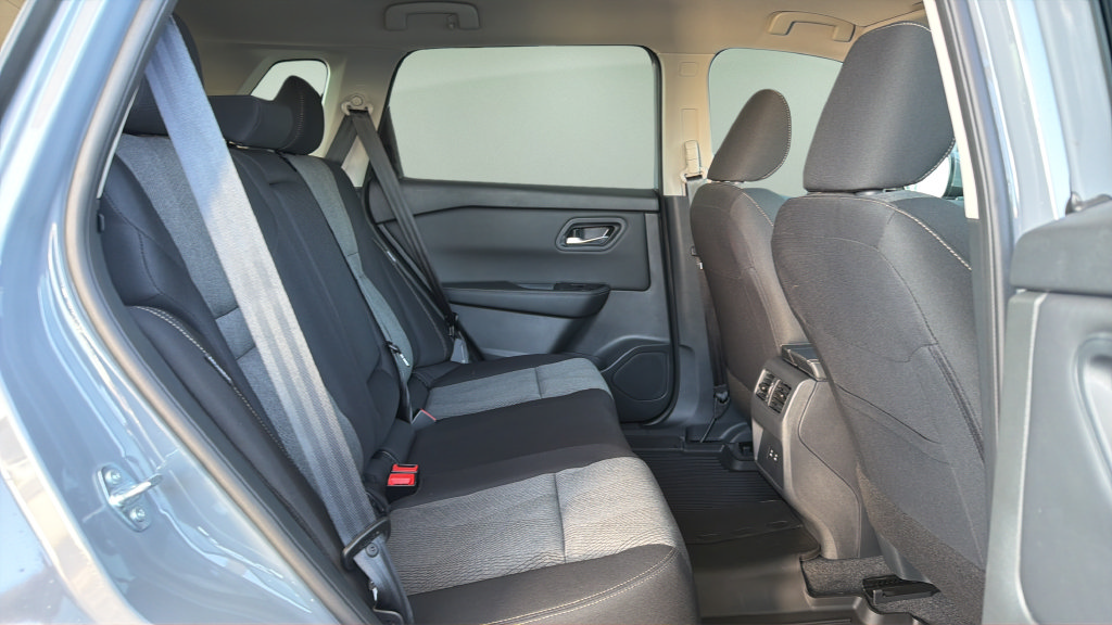 New 2026 Nissan Rogue SV AWD/4WD image 15