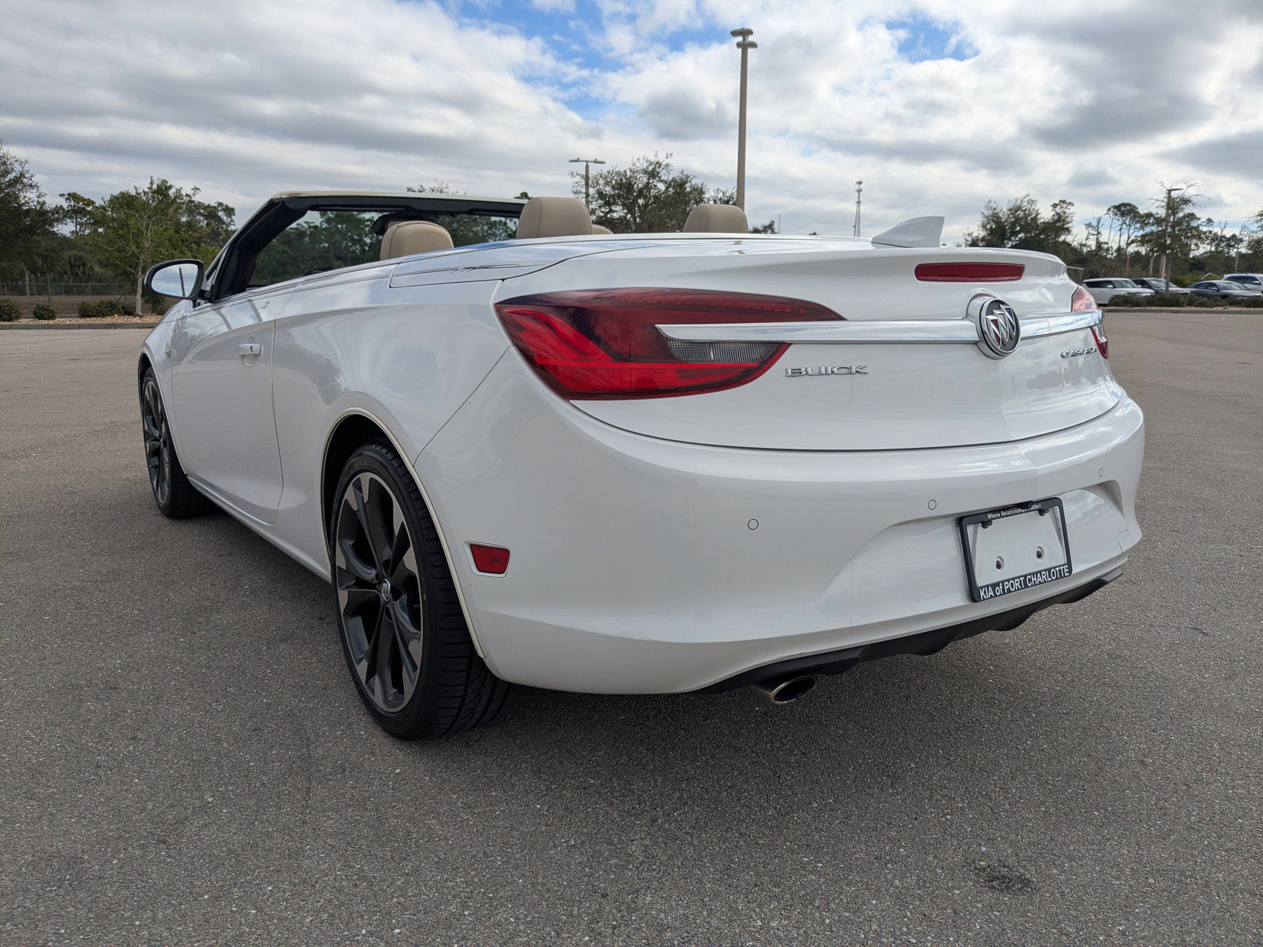 Used 2018 Buick Cascada Premium image 36