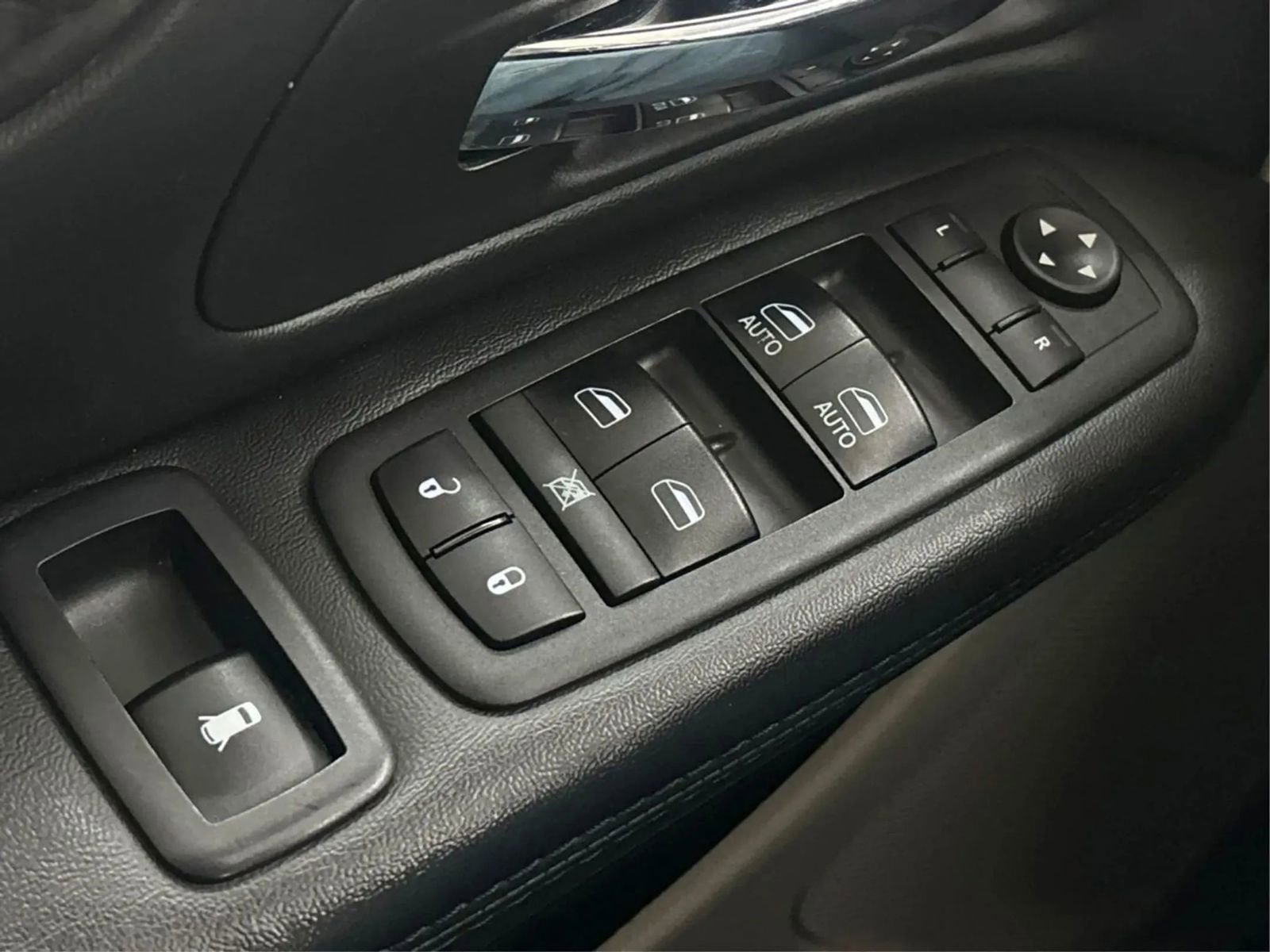 Used 2018 Dodge Grand Caravan SE image 48