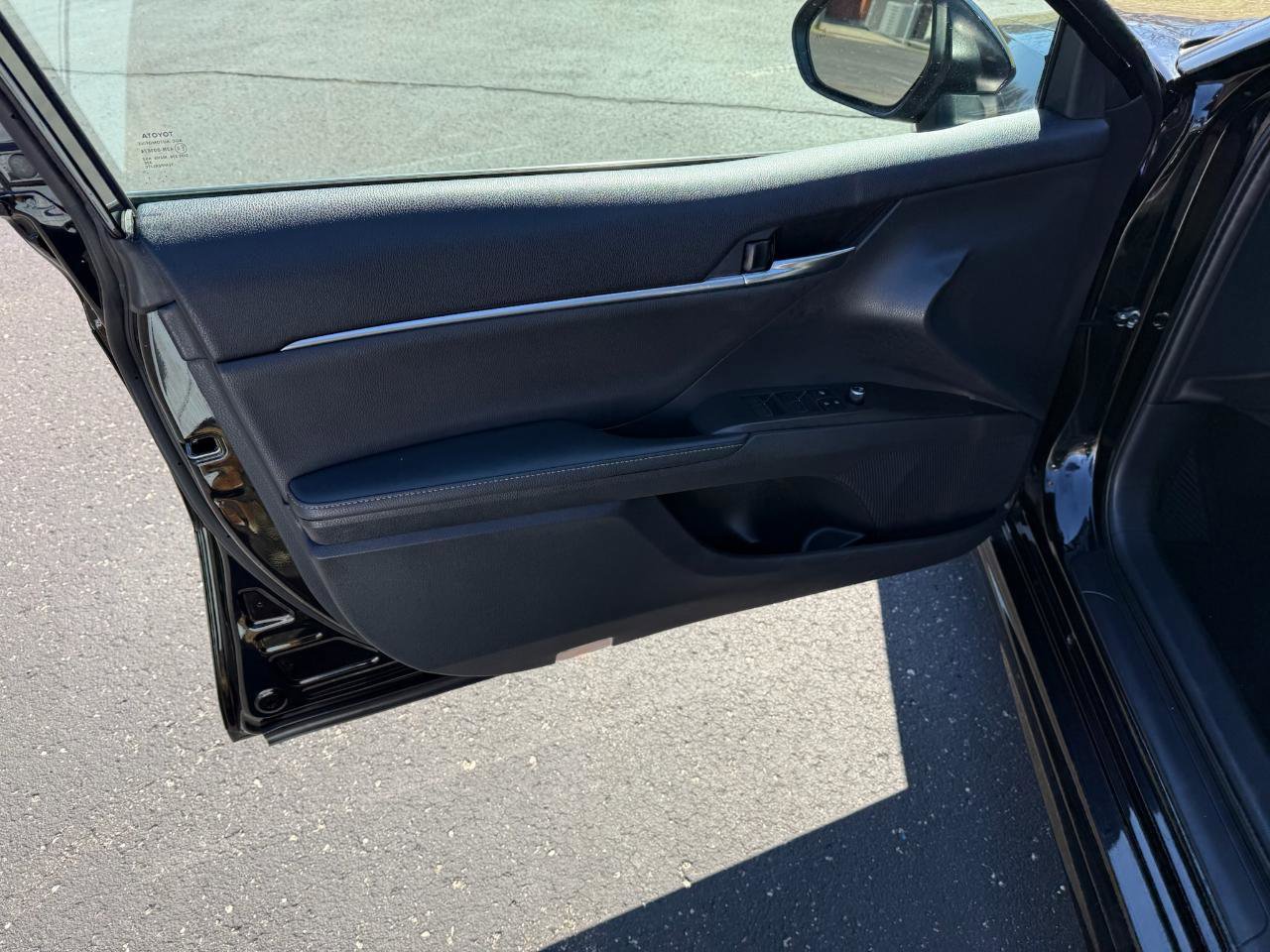 Used 2021 Toyota Camry XSE FWD image 9