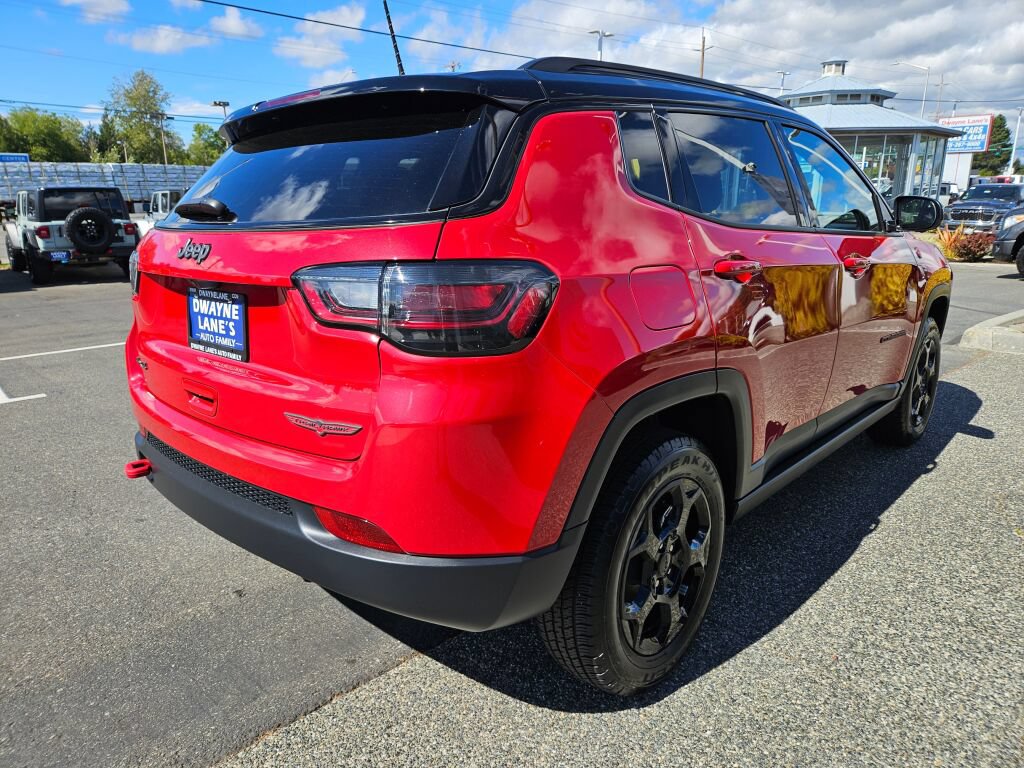 Used 2023 Jeep Compass Trailhawk w/ Trailhawk Elite Group AWD/4WD image 5