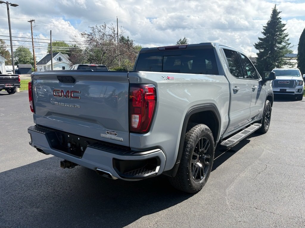 Used 2024 GMC Sierra 1500 Elevation w/ Preferred Package AWD/4WD image 4