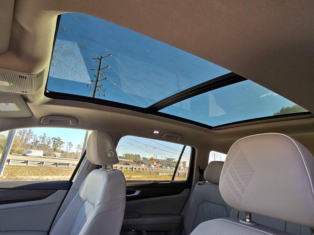 New 2026 Volkswagen Atlas SEL Premium R-Line image 24