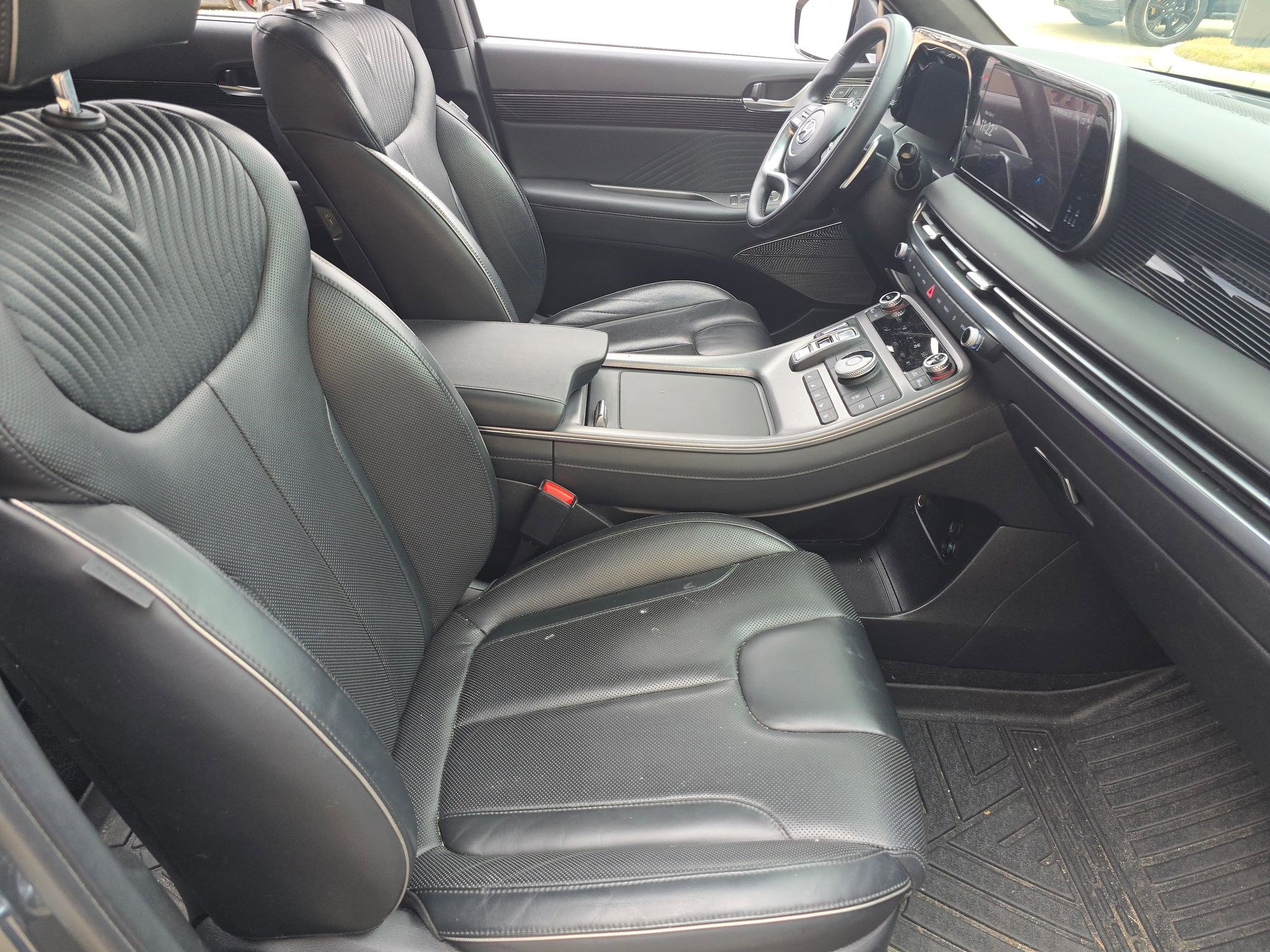 Used 2024 Hyundai Palisade Calligraphy image 30