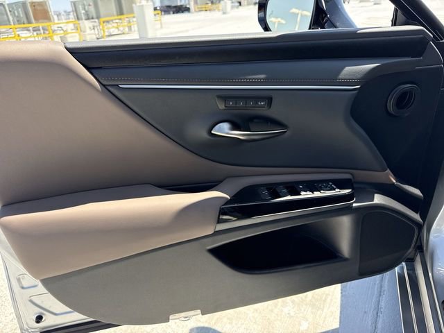 Certified 2025 Lexus ES 300h w/ Premium Package FWD image 13