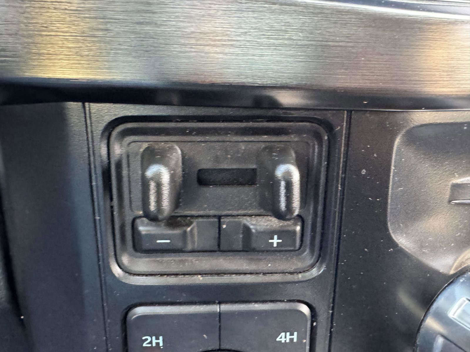 Used 2025 Ford F250 Lariat w/ Lariat Ultimate Package AWD/4WD image 31