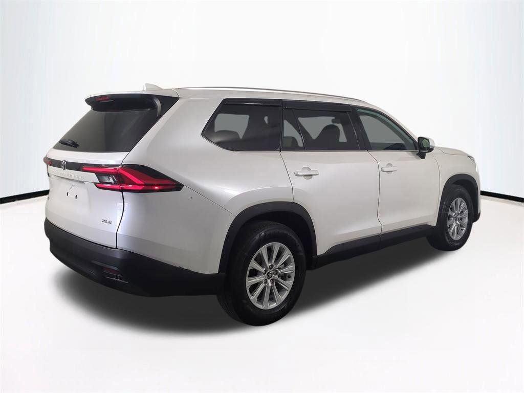 Used 2024 Toyota Grand Highlander Limited image 5