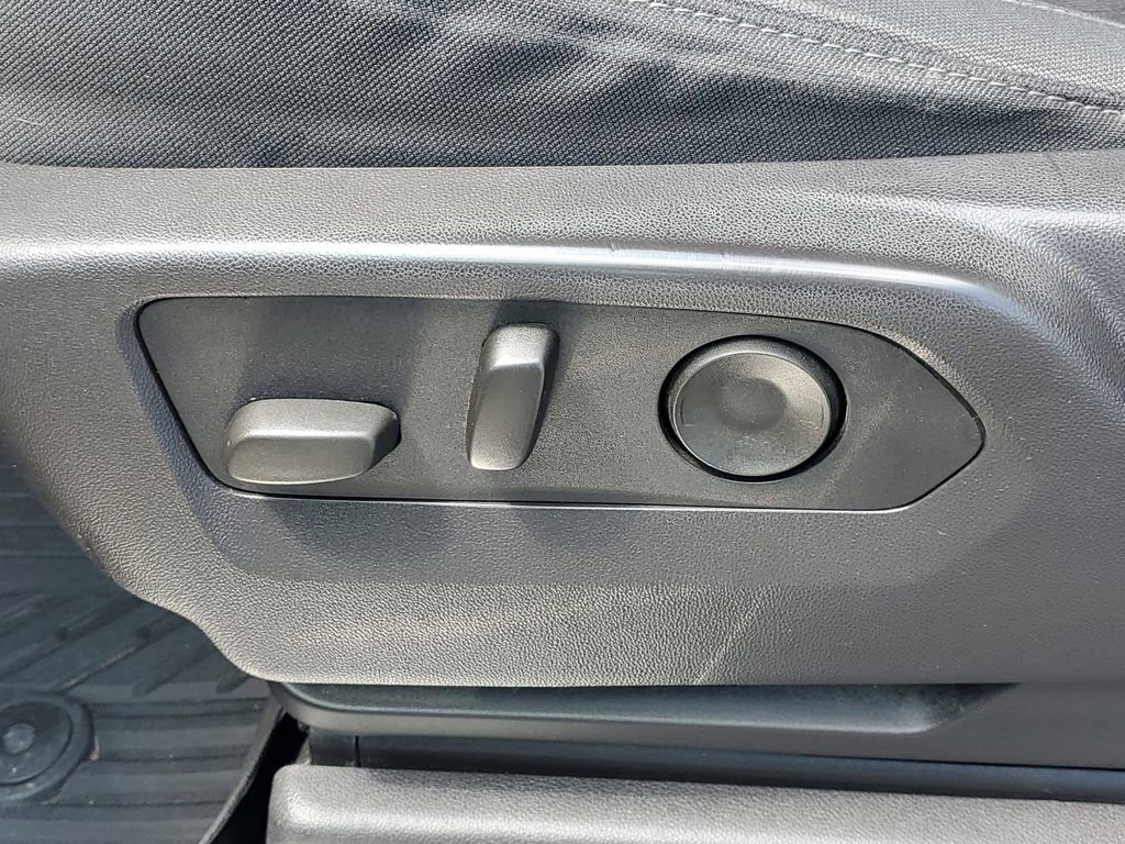 Certified 2024 Chevrolet Silverado 1500 LT AWD/4WD image 19