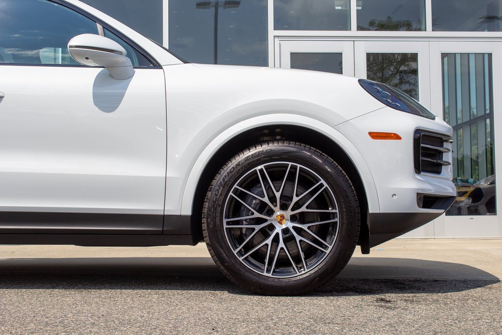 Used 2025 Porsche Cayenne w/ Premium Package Plus image 5