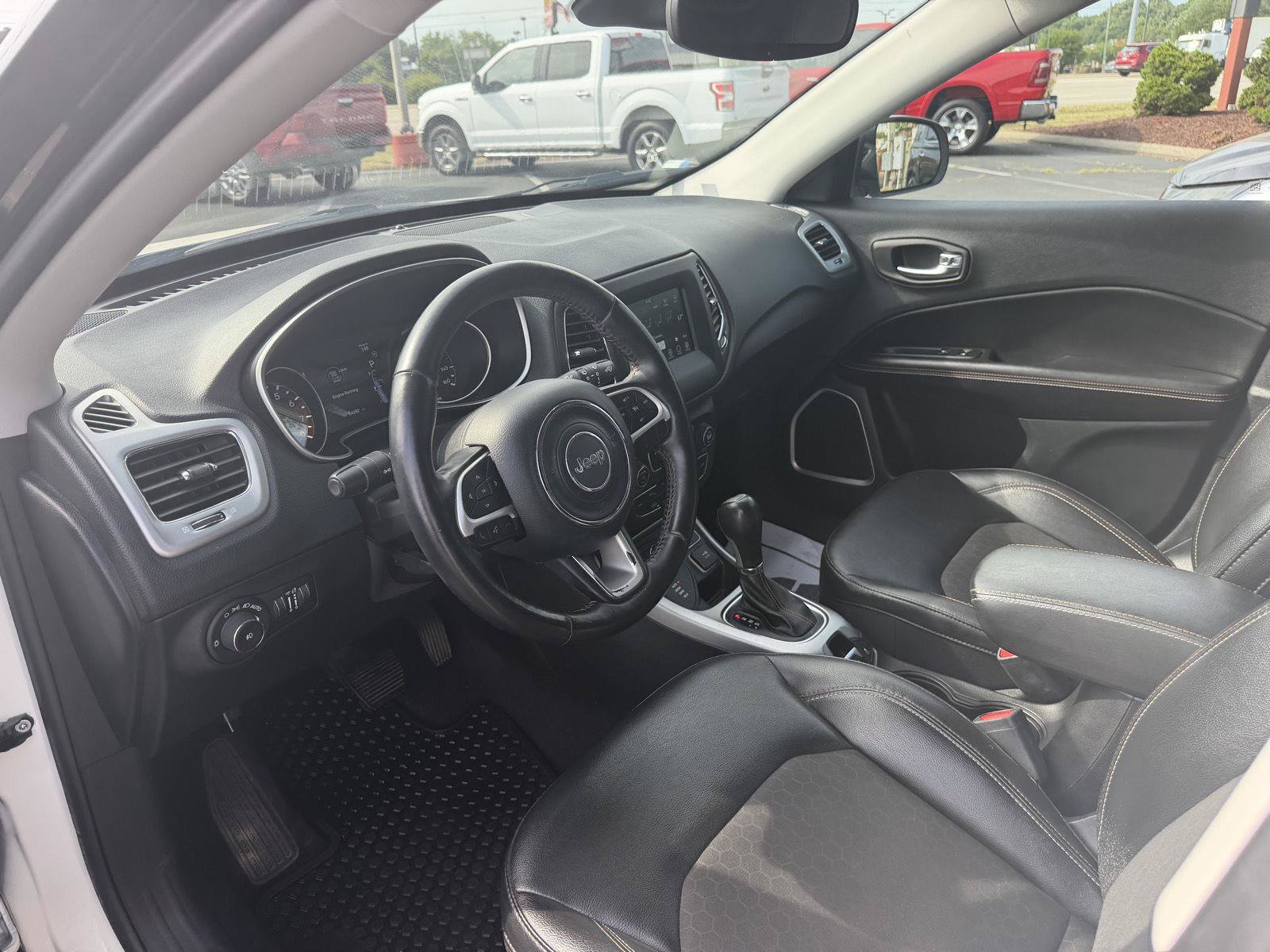 Used 2020 Jeep Compass Latitude w/ Popular Equipment Group AWD/4WD image 13
