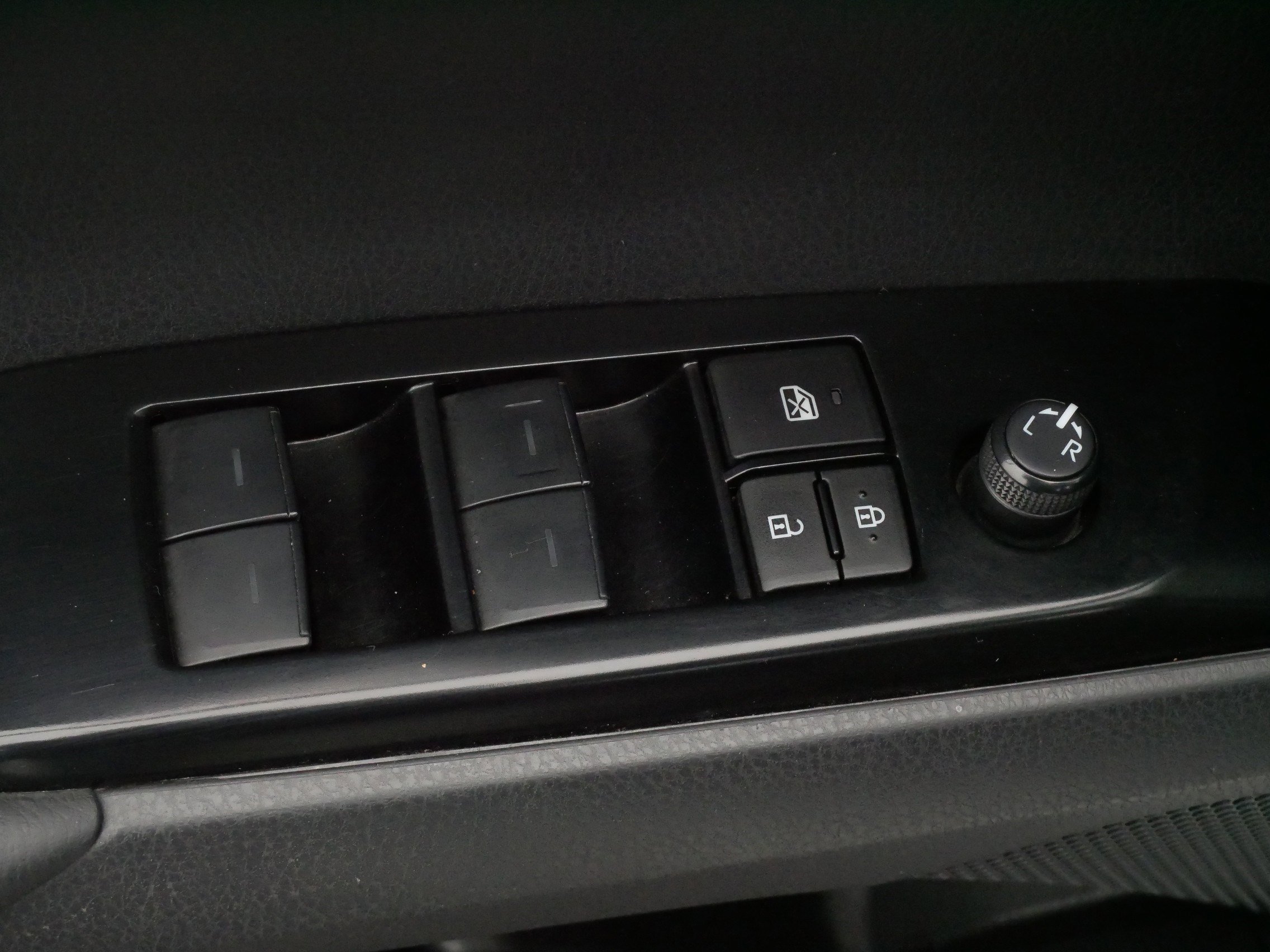Used 2025 Toyota Camry LE FWD image 19