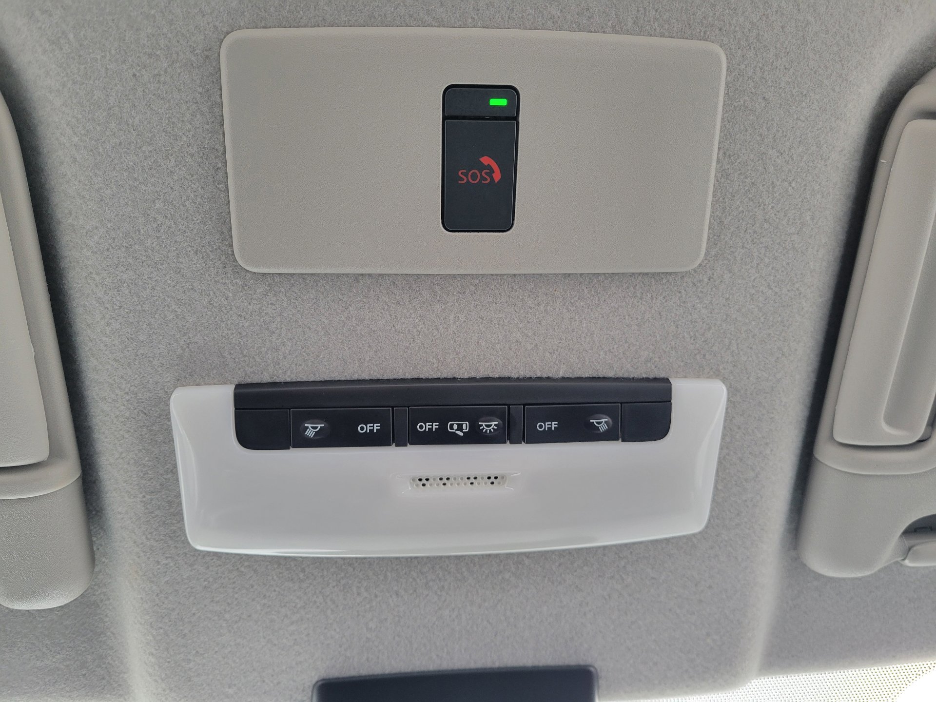 Certified 2023 Nissan Kicks SR w/ SR Premium Package image 30