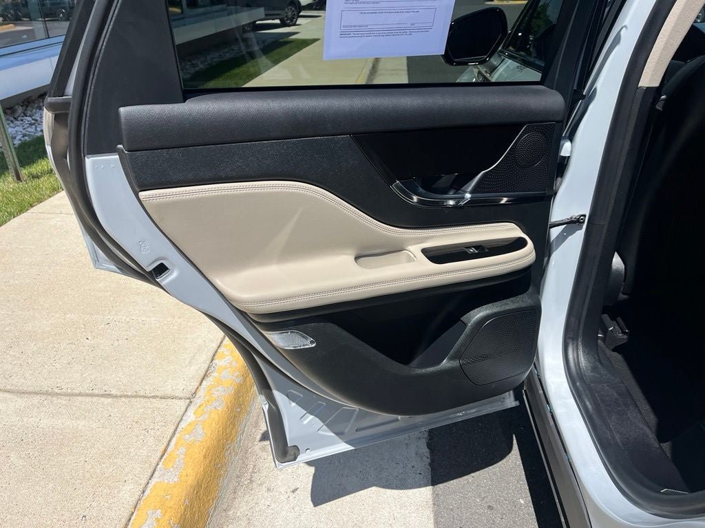 Certified 2025 Lincoln Corsair Reserve FWD image 19
