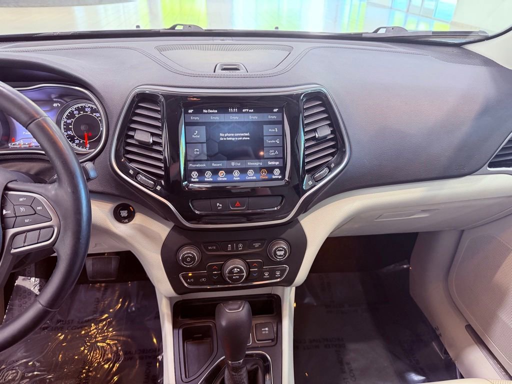 Used 2020 Jeep Cherokee Limited image 23