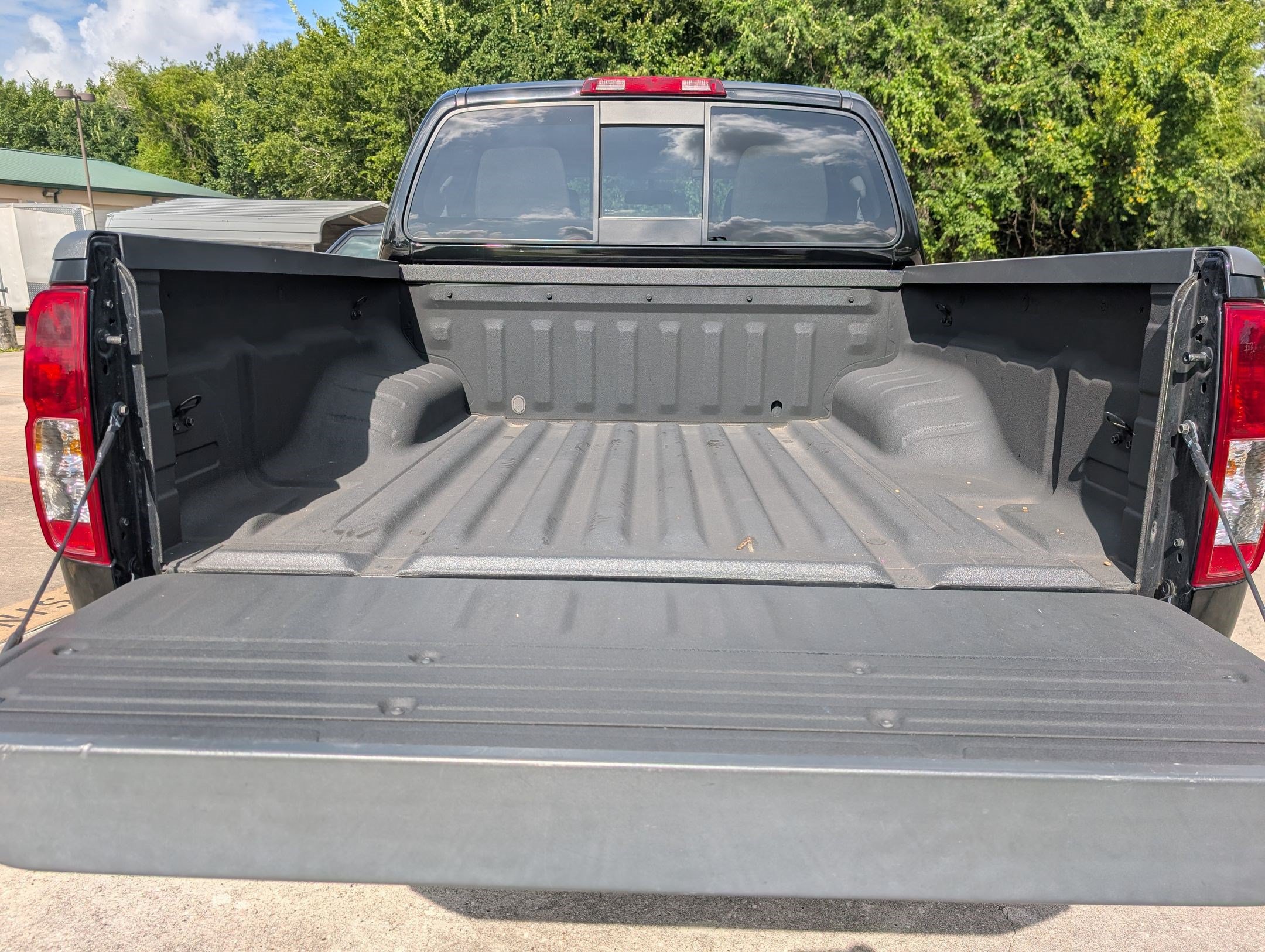Used 2021 Nissan Frontier SV AWD/4WD image 19