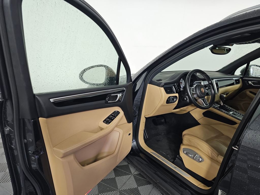 Used 2017 Porsche Macan S image 22