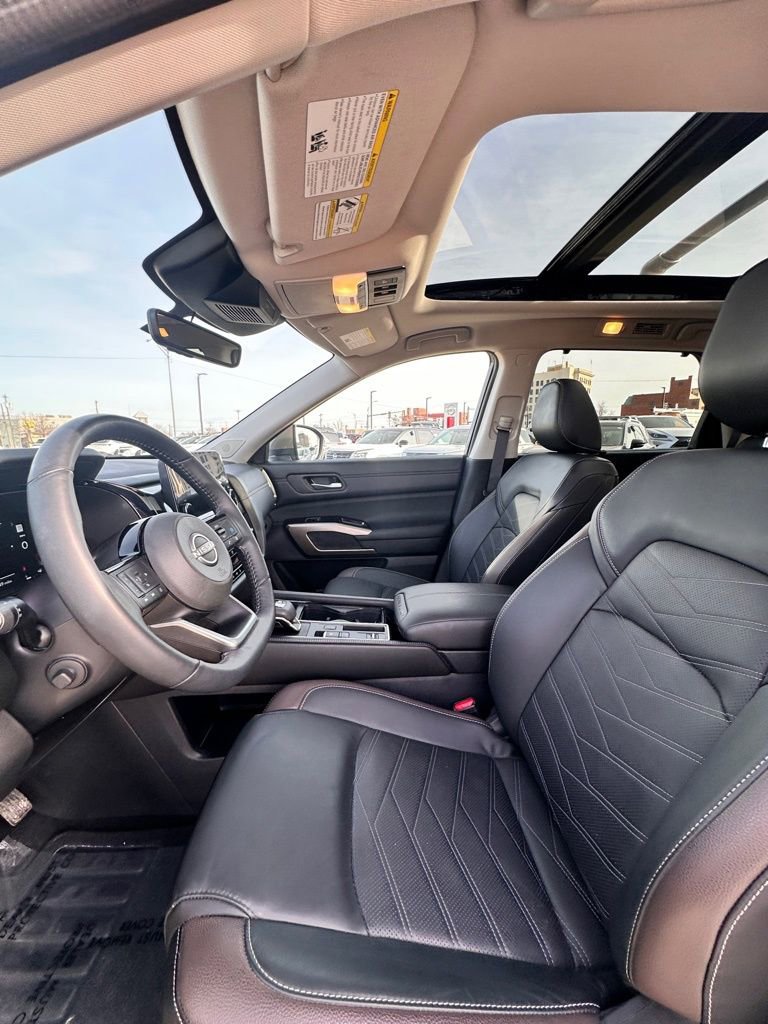 Certified 2024 Nissan Pathfinder Platinum image 26