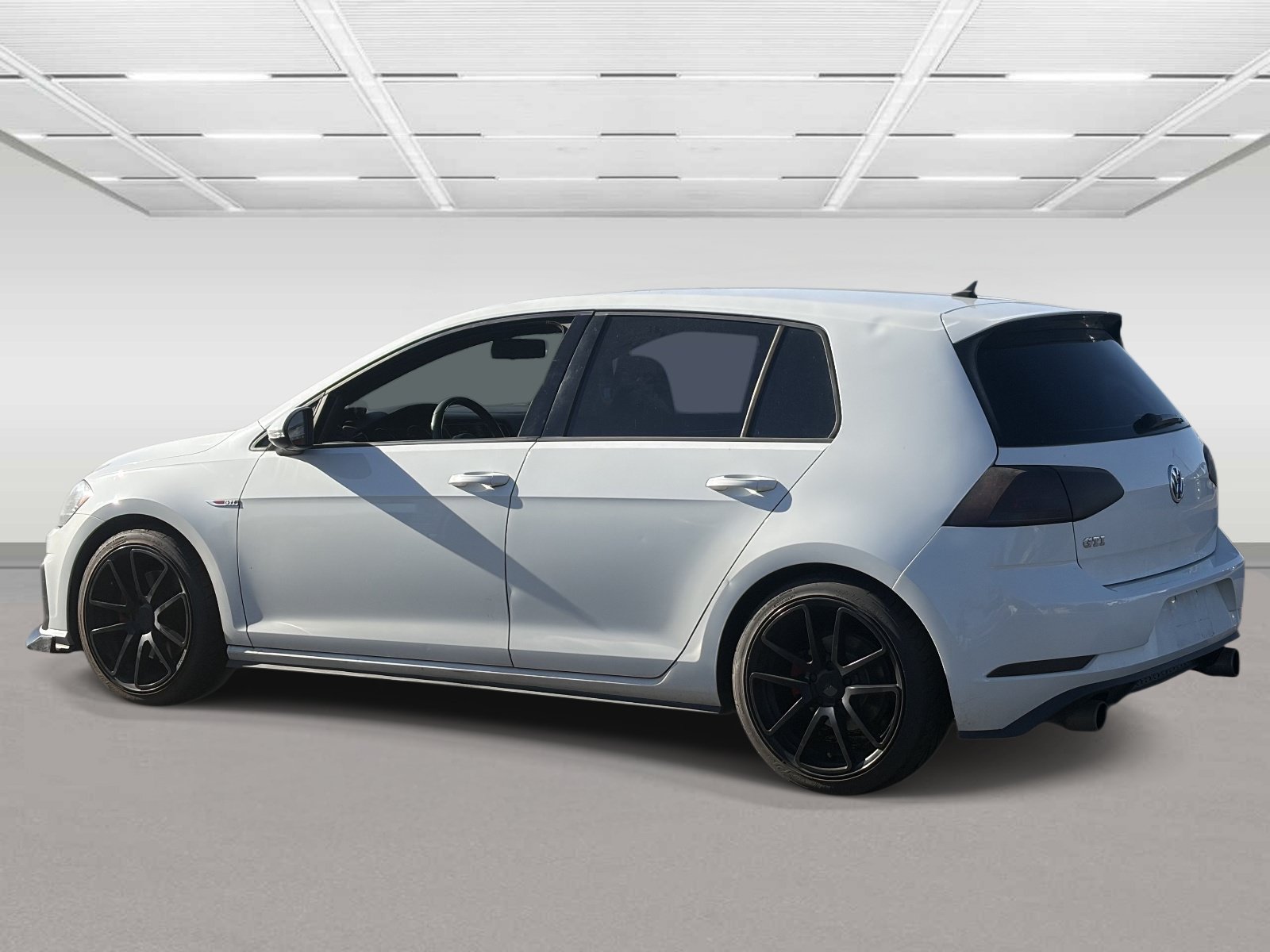 Used 2018 Volkswagen GTI S FWD image 3