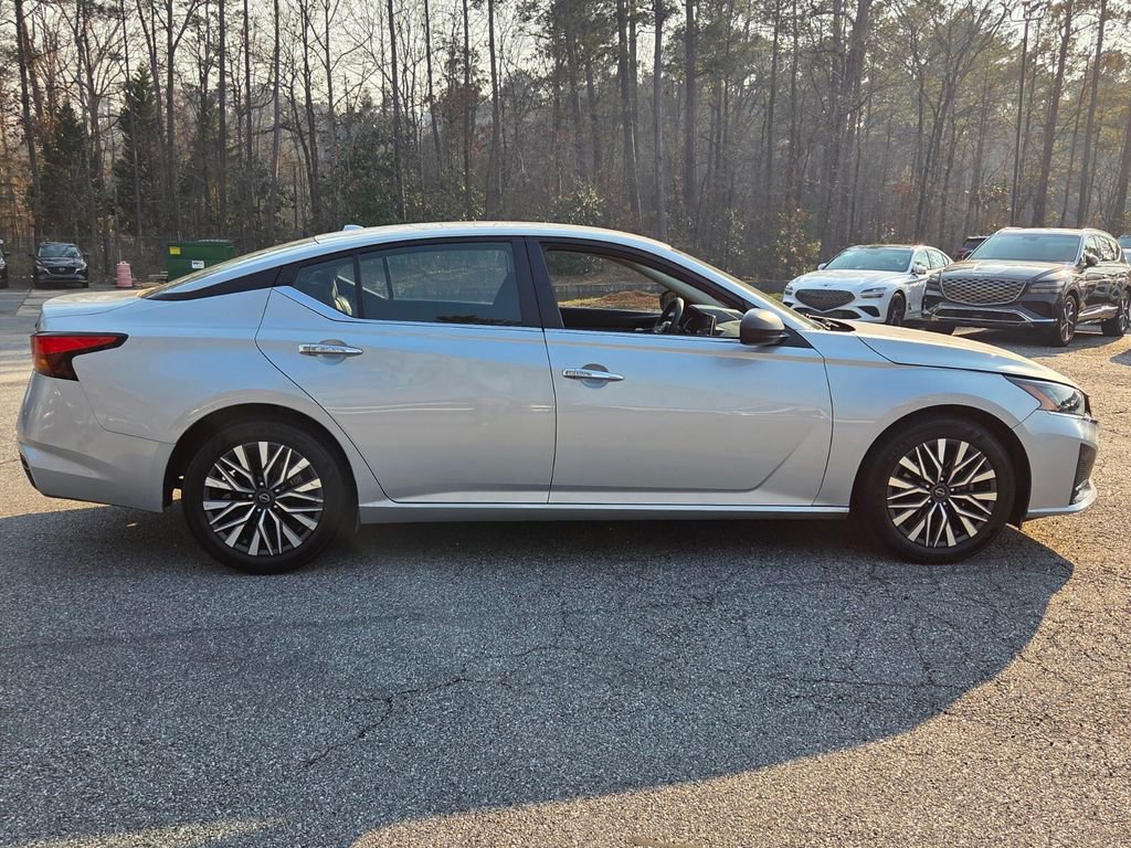 Used 2024 Nissan Altima 2.5 SV image 13