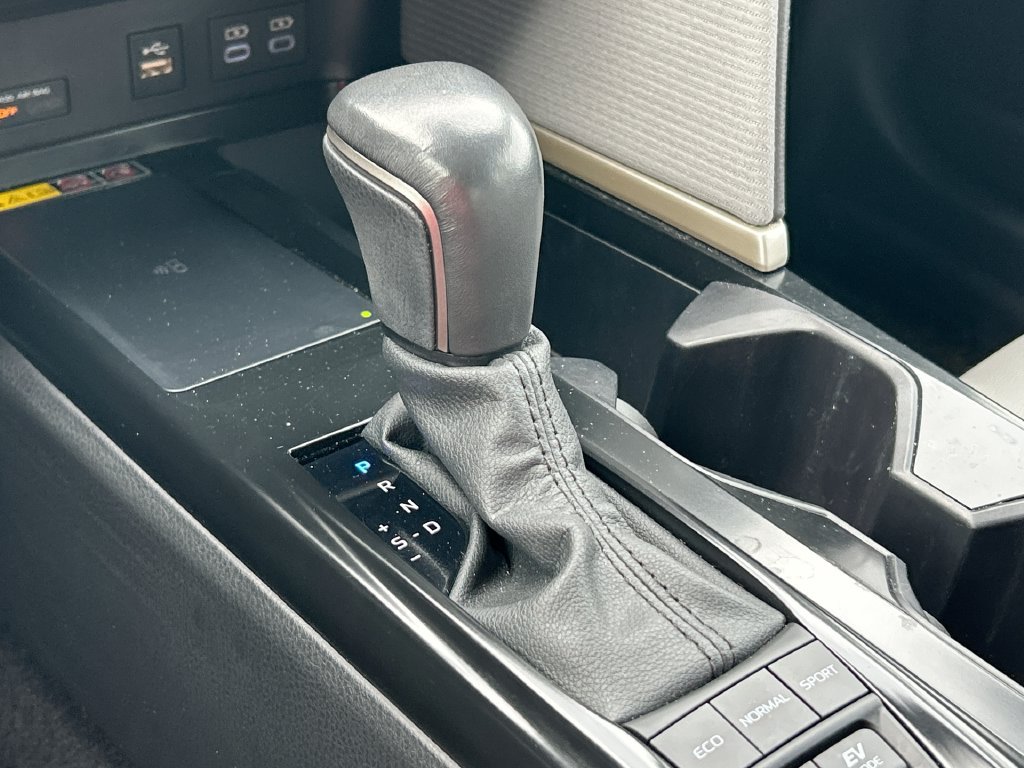 Used 2025 Toyota Camry SE FWD image 27