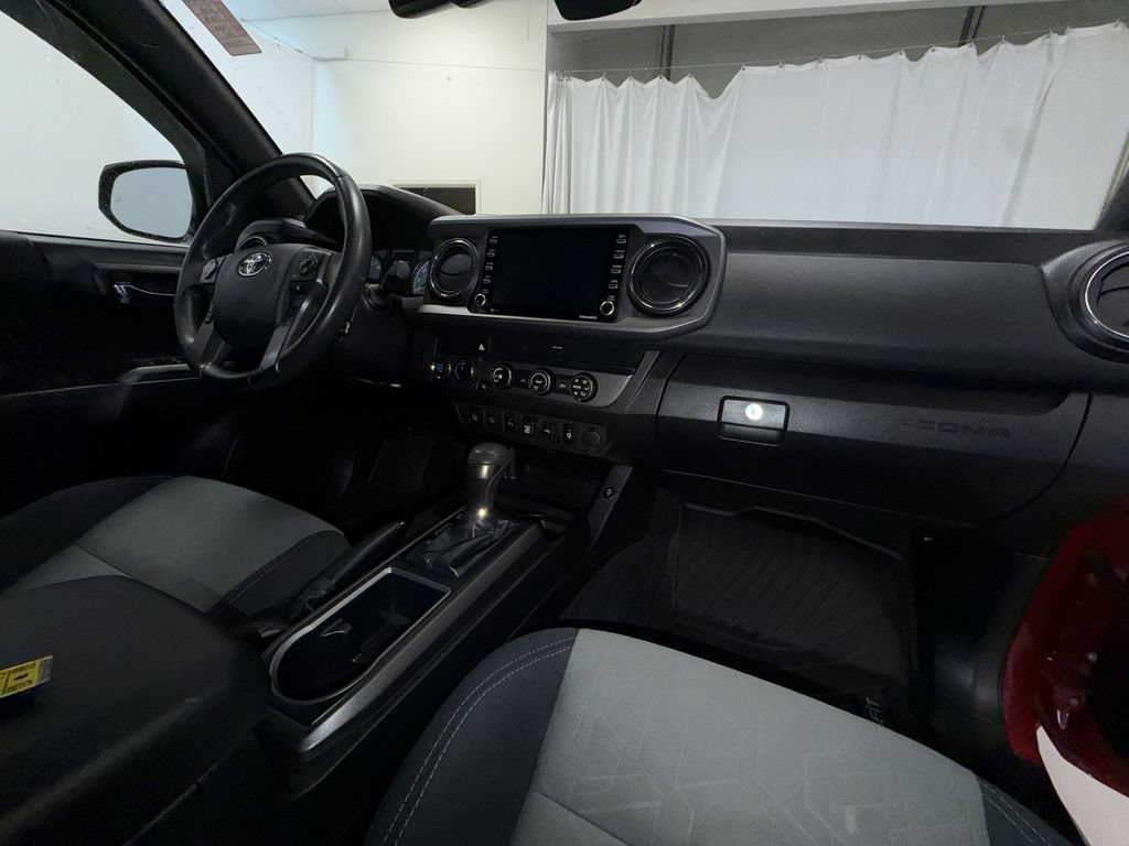 Used 2020 Toyota Tacoma TRD Off-Road w/ Technology Package AWD/4WD image 19