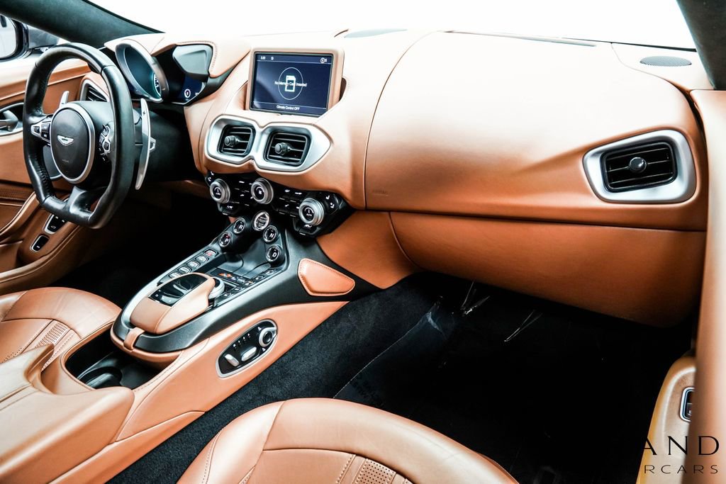 Used 2021 Aston Martin V8 Vantage Roadster RWD image 22