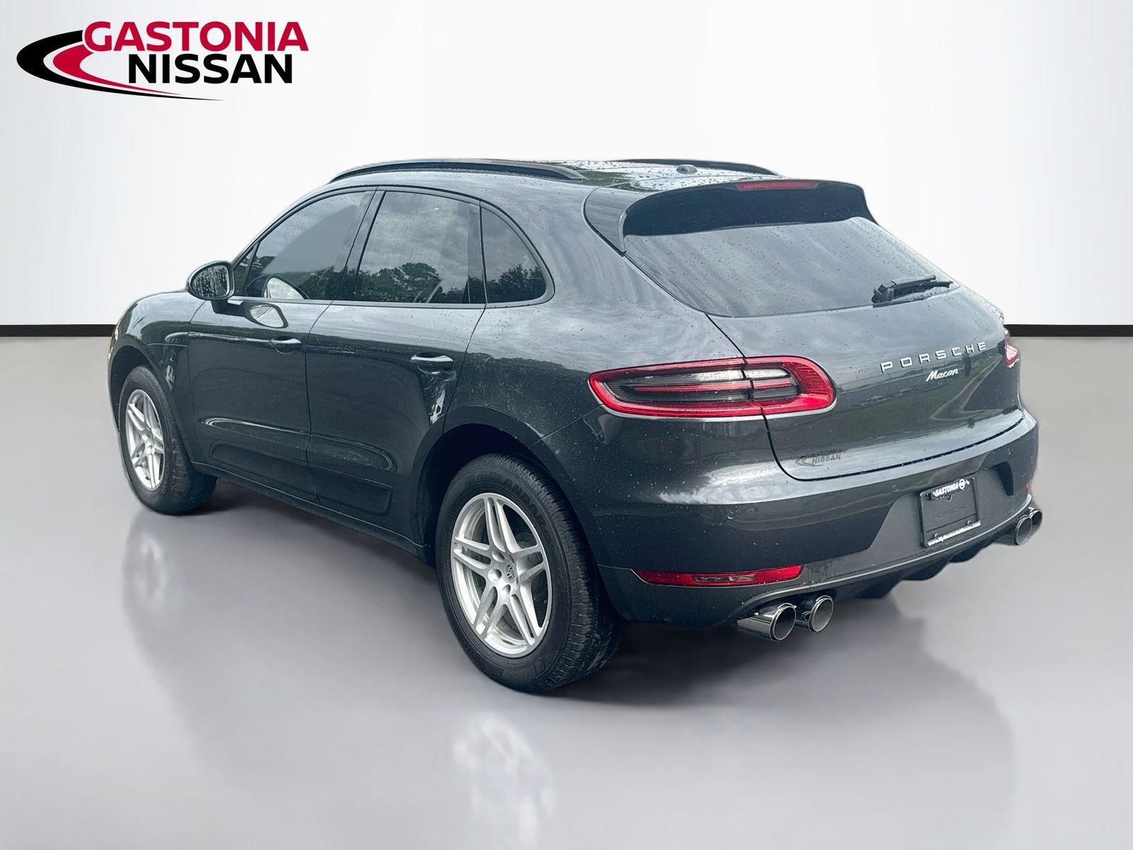 Used 2017 Porsche Macan AWD/4WD image 6