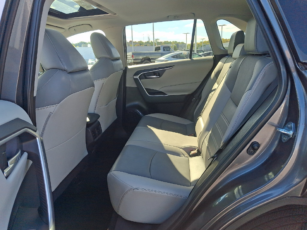 Used 2023 Toyota RAV4 XLE Premium AWD/4WD image 10