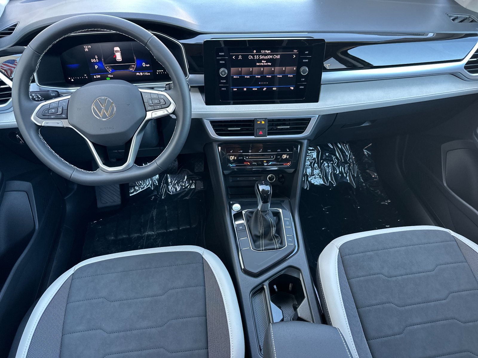 New 2027 Volkswagen Taos SE FWD image 13