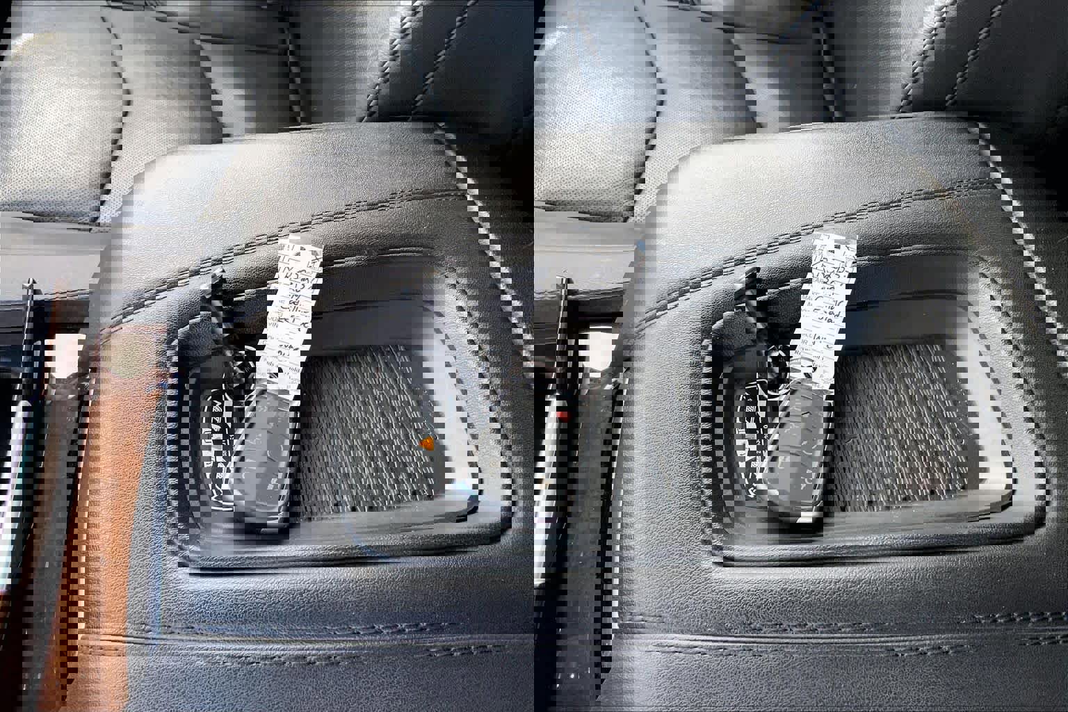 Used 2019 Cadillac Escalade ESV Premium Luxury image 13