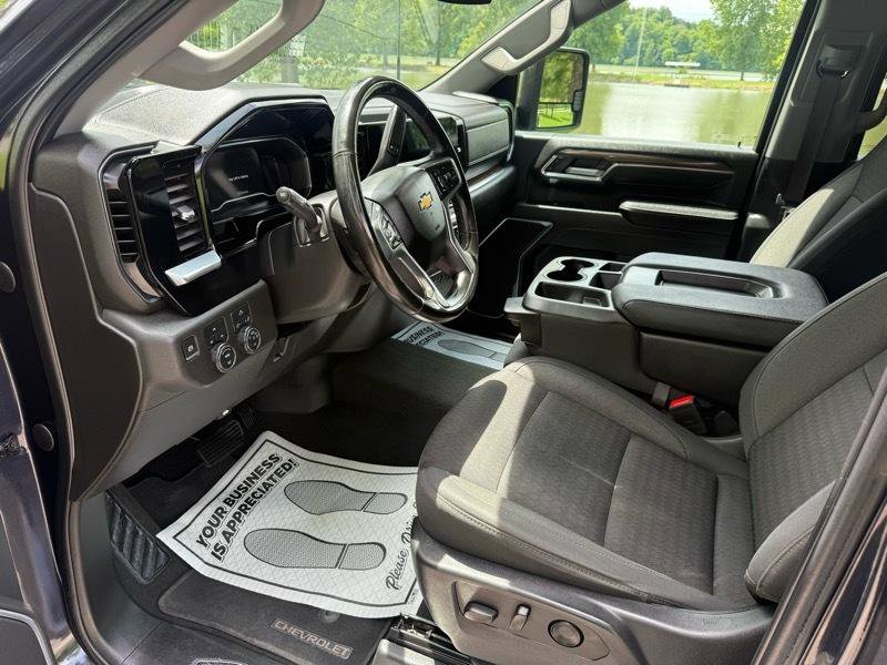Used 2024 Chevrolet Silverado 3500 LT w/ Convenience Package AWD/4WD image 14