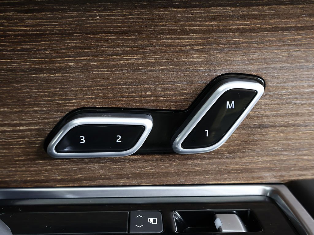 Used 2023 Land Rover Range Rover Long Wheelbase SE image 46